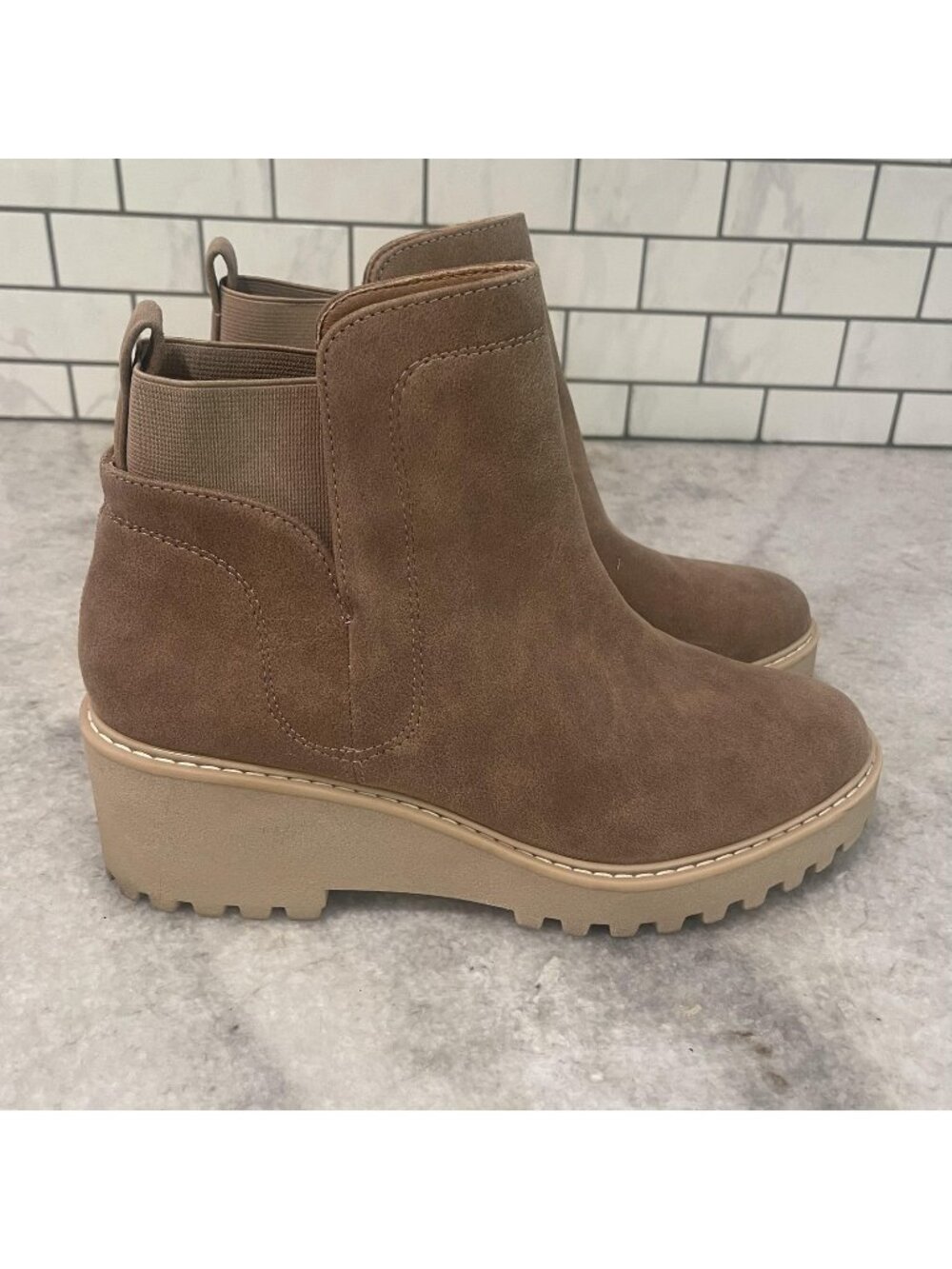 Dolce Vita Boots Womens 8.5 Brown Chelsea‎ Suede Wedge Platform Lug Sole Rango